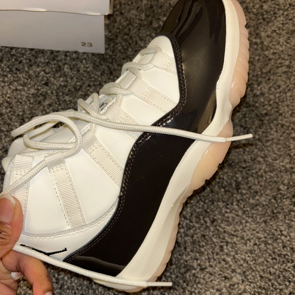Women’s Air Jordan 11 Retro - Picture 6 of 6